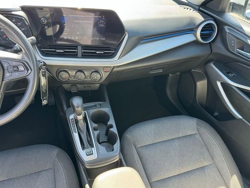 Used 2024 Chevrolet Trax LS w/ LS Convenience Package image 14