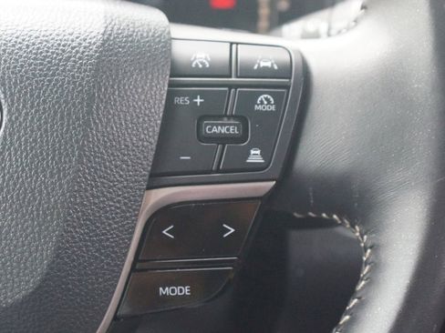 Used 2025 Toyota Camry SE FWD image 10