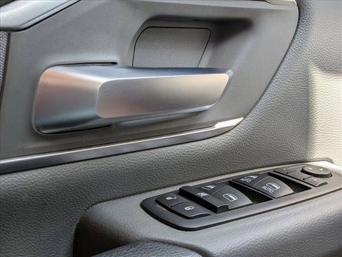 Used 2019 RAM 1500 Big Horn AWD/4WD image 5