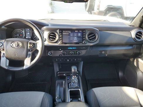 Used 2022 Toyota Tacoma TRD Off-Road w/ Technology Package RWD image 15
