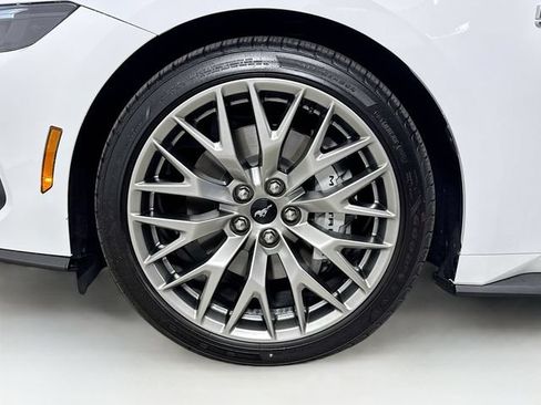 Used 2025 Ford Mustang GT Premium RWD image 32