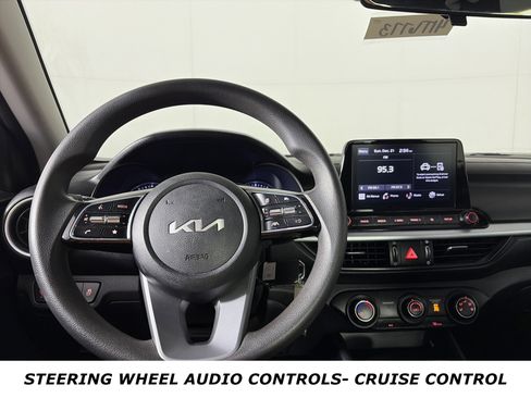 Used 2023 Kia Forte LX image 8