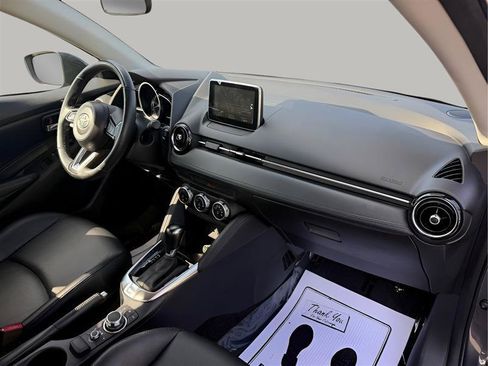 Used 2019 Toyota Yaris XLE FWD image 26