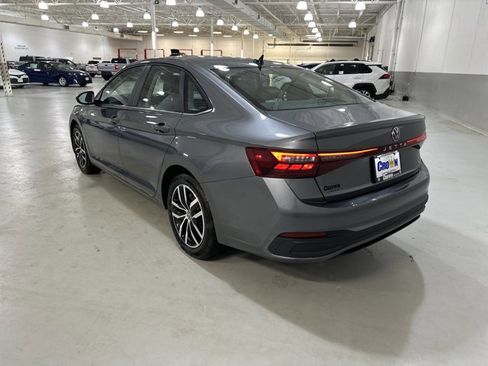 New 2026 Volkswagen Jetta SE FWD image 6