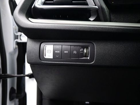 Used 2025 Chevrolet Traverse LT AWD/4WD image 14