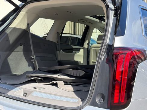 Used 2020 Cadillac XT6 Premium Luxury w/ LPO, Floor Liner Package image 9