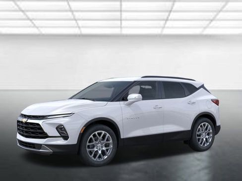 New 2025 Chevrolet Blazer LT w/ Sound & Technology Package image 2