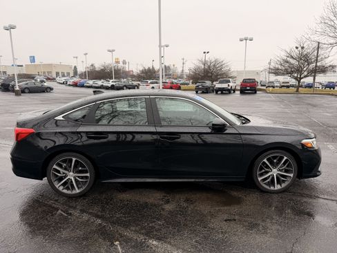 Used 2024 Honda Civic Touring image 2