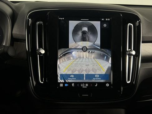 Used 2024 Volvo C40 P8 Recharge Plus w/ Climate Package image 21