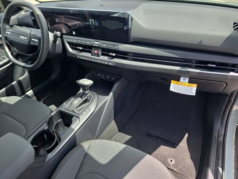 New 2026 Kia K4 FWD image 10