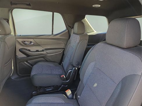 Used 2023 Chevrolet Traverse LT image 10