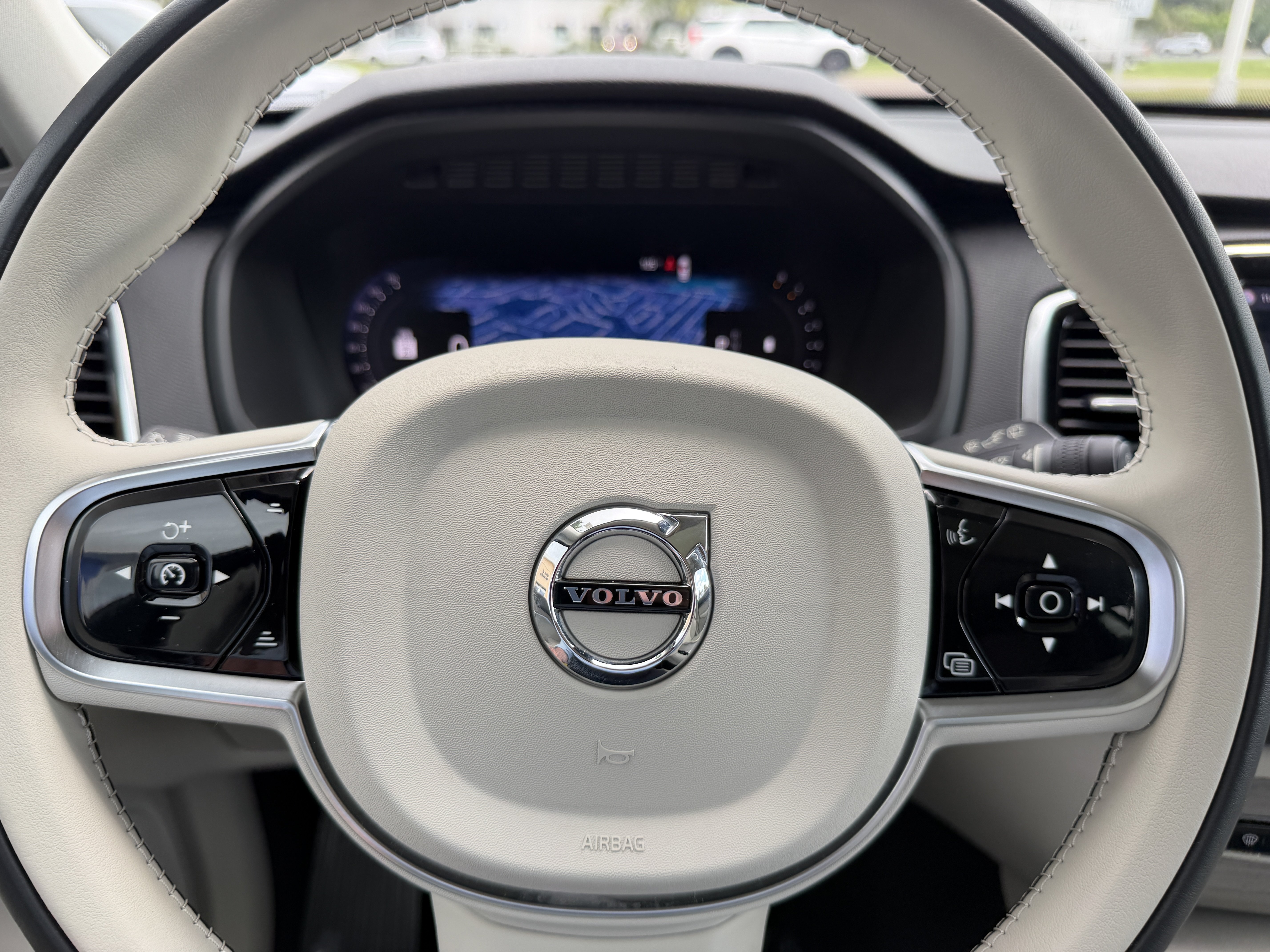 Certified 2025 Volvo XC90 B5 Plus w/ Protection Package Premier AWD/4WD image 30