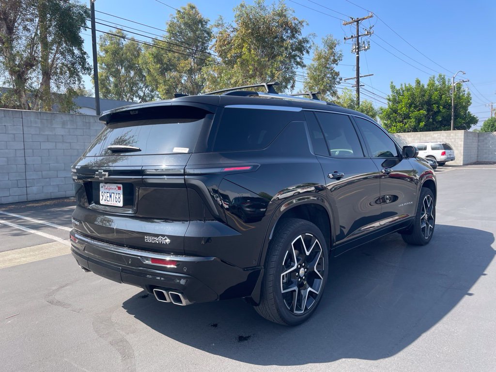 Used 2025 Chevrolet Traverse High Country w/ LPO, Floor Liner Package FWD image 2