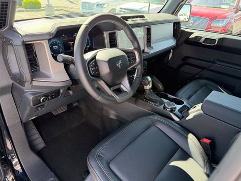 New 2026 Ford Bronco Outer Banks w/ Sasquatch Package AWD/4WD image 9