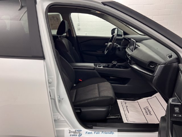 Used 2025 Nissan Rogue SV AWD/4WD image 38