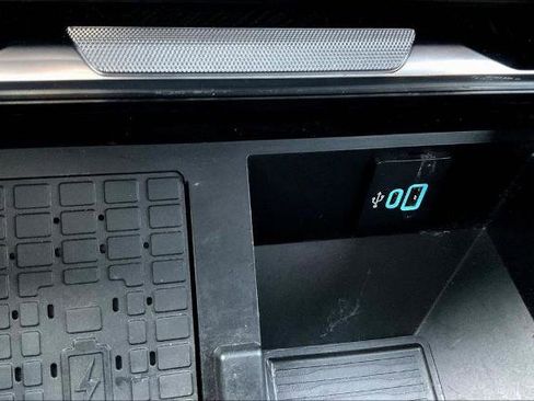 Certified 2024 Ford F350 Platinum w/ Tremor Off-Road Package image 17