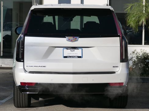 Certified 2021 Cadillac Escalade ESV Sport w/ Driver Assist Tech Package image 4