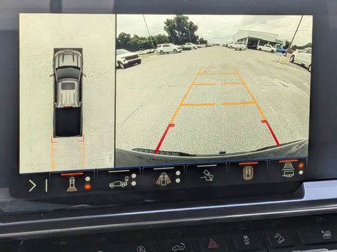 Used 2024 Chevrolet Silverado 1500 High Country w/ Technology Package AWD/4WD image 24