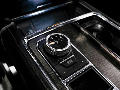 Used 2021 Ford Expedition Limited image 19