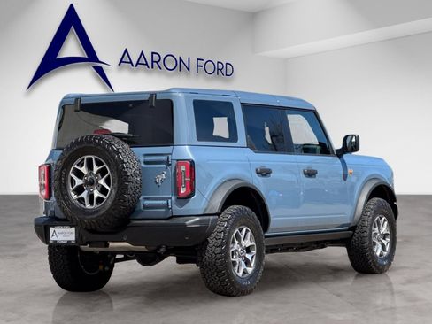 Used 2025 Ford Bronco Badlands image 5