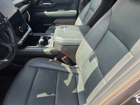Used 2026 GMC Yukon AT4 AWD/4WD image 23