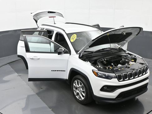 Used 2023 Jeep Compass Latitude AWD/4WD image 45