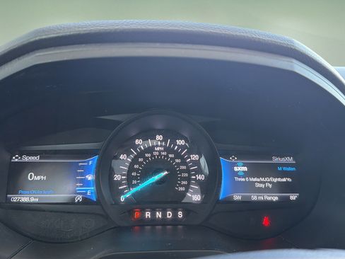 Used 2023 Ford Edge Titanium w/ Equipment Group 301A AWD/4WD image 10