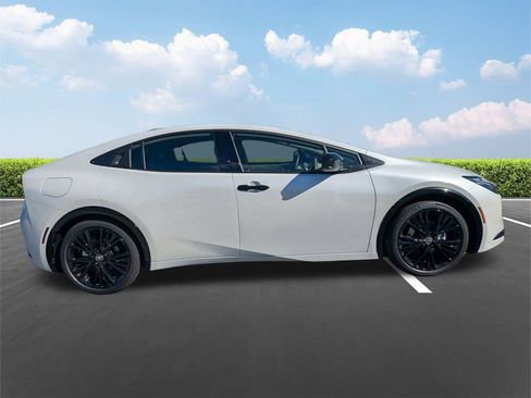 New 2026 Toyota Prius Plug-In Hybrid FWD image 94
