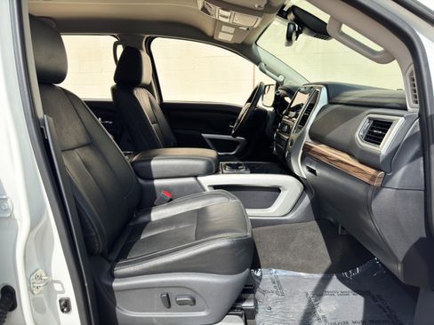 Used 2020 Nissan Titan SL w/ Protection Package 1 AWD/4WD image 14