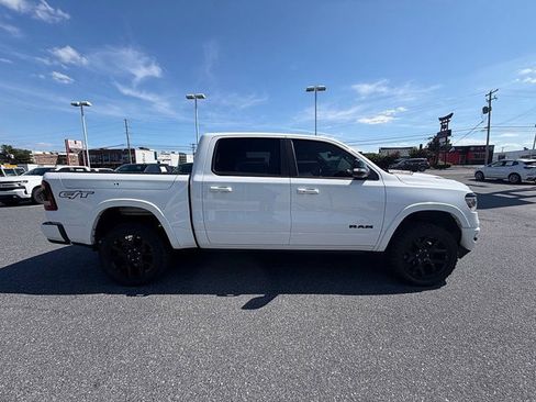 Used 2022 RAM 1500 Laramie AWD/4WD image 3