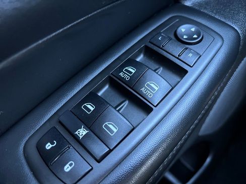 Used 2021 Jeep Grand Cherokee Laredo X image 11