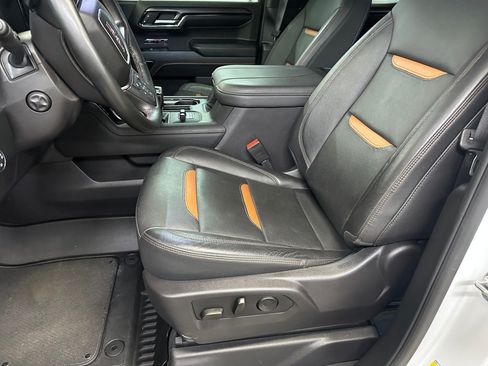 Used 2024 GMC Sierra 1500 AT4 w/ Technology Package AWD/4WD image 5