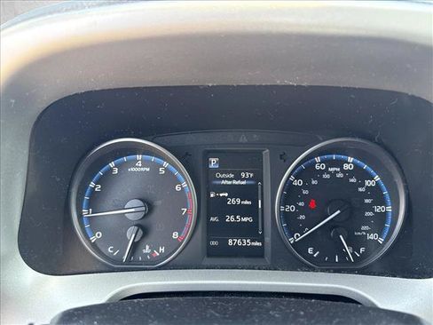 Used 2017 Toyota RAV4 XLE FWD image 9