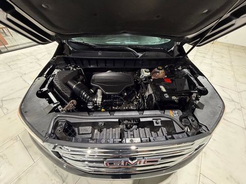 Used 2019 GMC Acadia SLT w/ LPO, Floor Liner Package AWD/4WD image 4