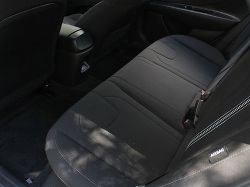 Used 2025 Hyundai Elantra SEL FWD image 20