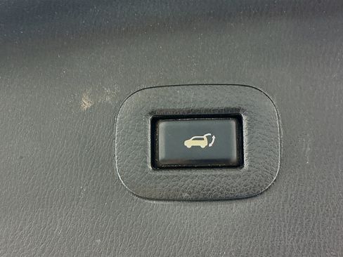 Used 2019 Nissan Armada SL w/ Premium Package RWD image 32