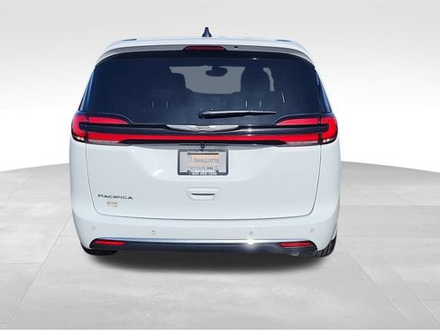 New 2026 Chrysler Pacifica Select FWD image 19