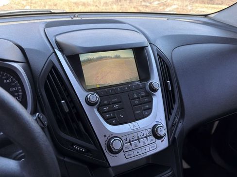 Used 2017 Chevrolet Equinox LS FWD image 10