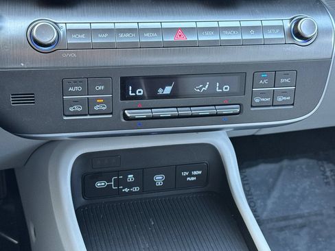 Used 2025 Hyundai Kona SEL FWD image 23