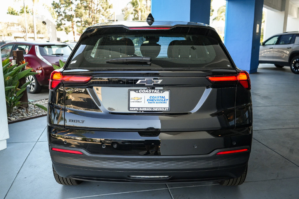 New 2027 Chevrolet Bolt LT w/ Comfort Package FWD image 5