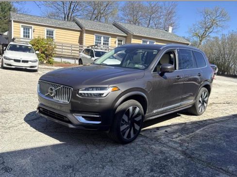 Used 2024 Volvo XC90 T8 Plus w/ Protection Package Premier AWD/4WD image 16