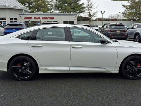 Used 2022 Honda Accord Sport image 9