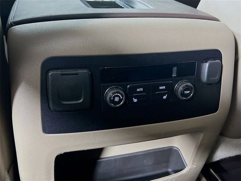 Used 2016 Chevrolet Suburban LTZ image 25