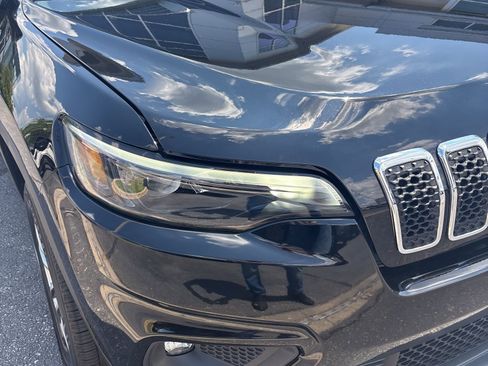 Used 2021 Jeep Cherokee Latitude Lux w/ Comfort/Convenience Group image 12