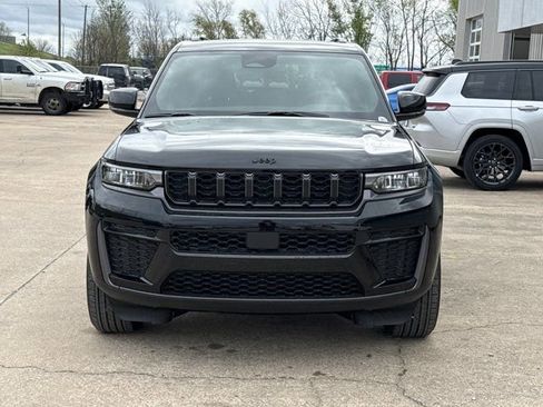 New 2026 Jeep Grand Cherokee Altitude AWD/4WD image 11