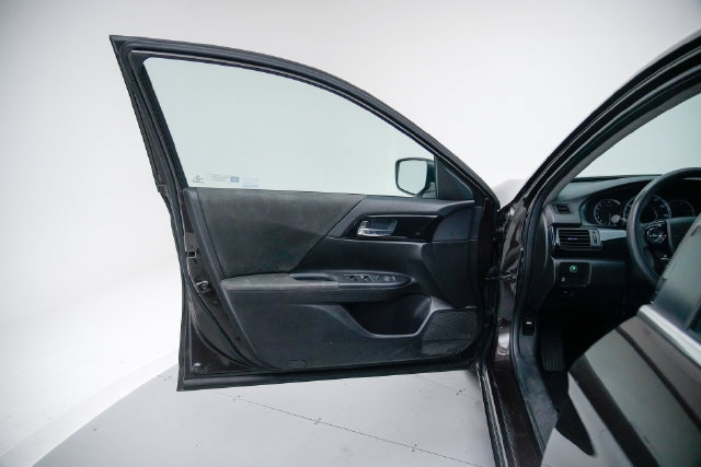 Used 2017 Honda Accord LX image 14