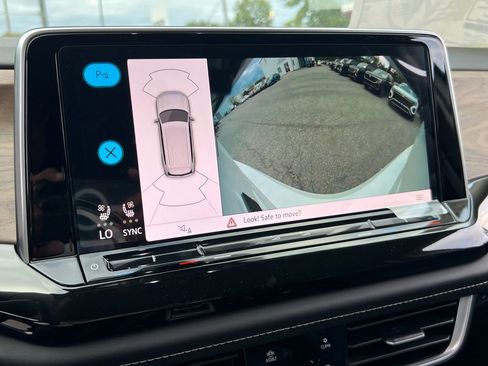 New 2026 Volkswagen Atlas SE image 25