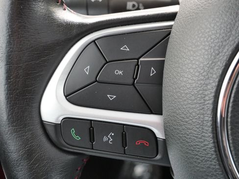 Used 2019 Jeep Renegade Trailhawk AWD/4WD image 32
