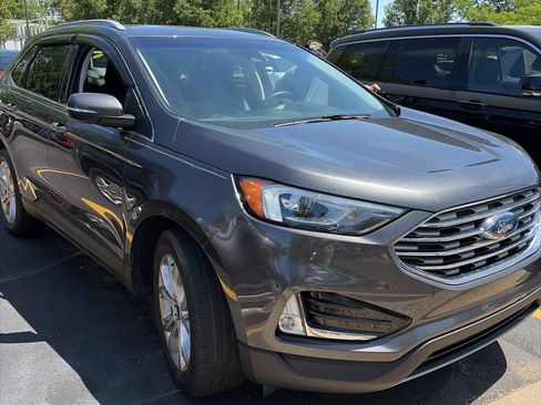 Used 2019 Ford Edge Titanium AWD/4WD image 3