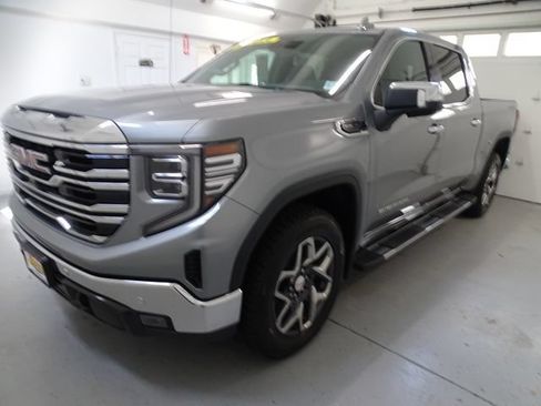 Used 2023 GMC Sierra 1500 SLT w/ SLT Premium Plus Package AWD/4WD image 18